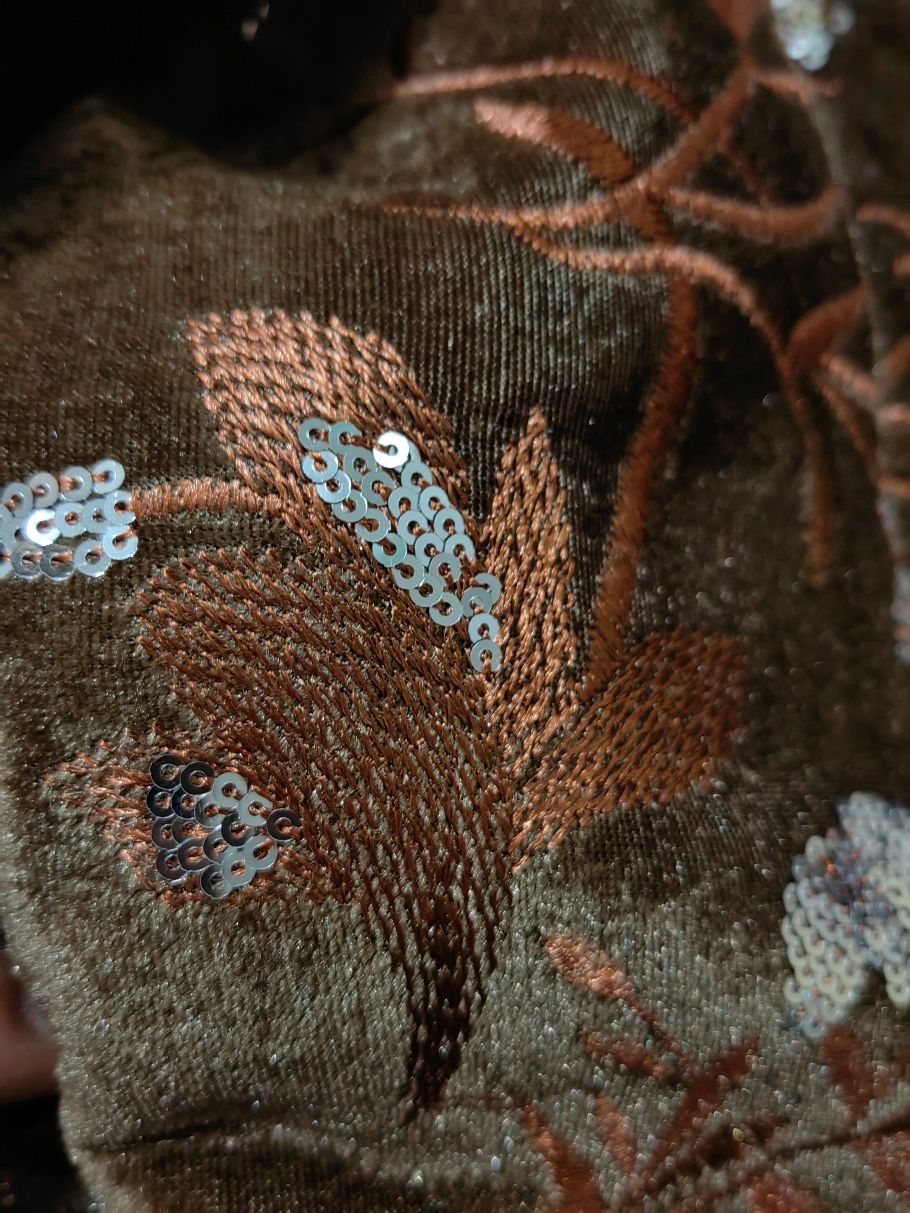 Golden Velvet Sequins Windbreaker Coat Autumn/Winter New English style Luxury Sequin Embroidered Women's Coat