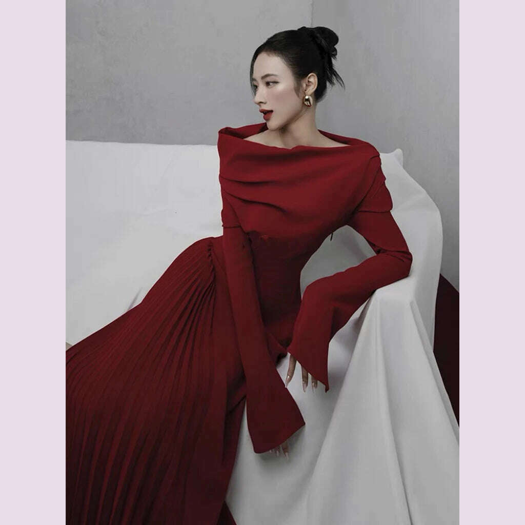 DEAT Fashion Women's Elegant Dress Folds Diagonal Collar Slim High Waist Side Slit Pleated Ankle-length Dresses Autumn 2025 New