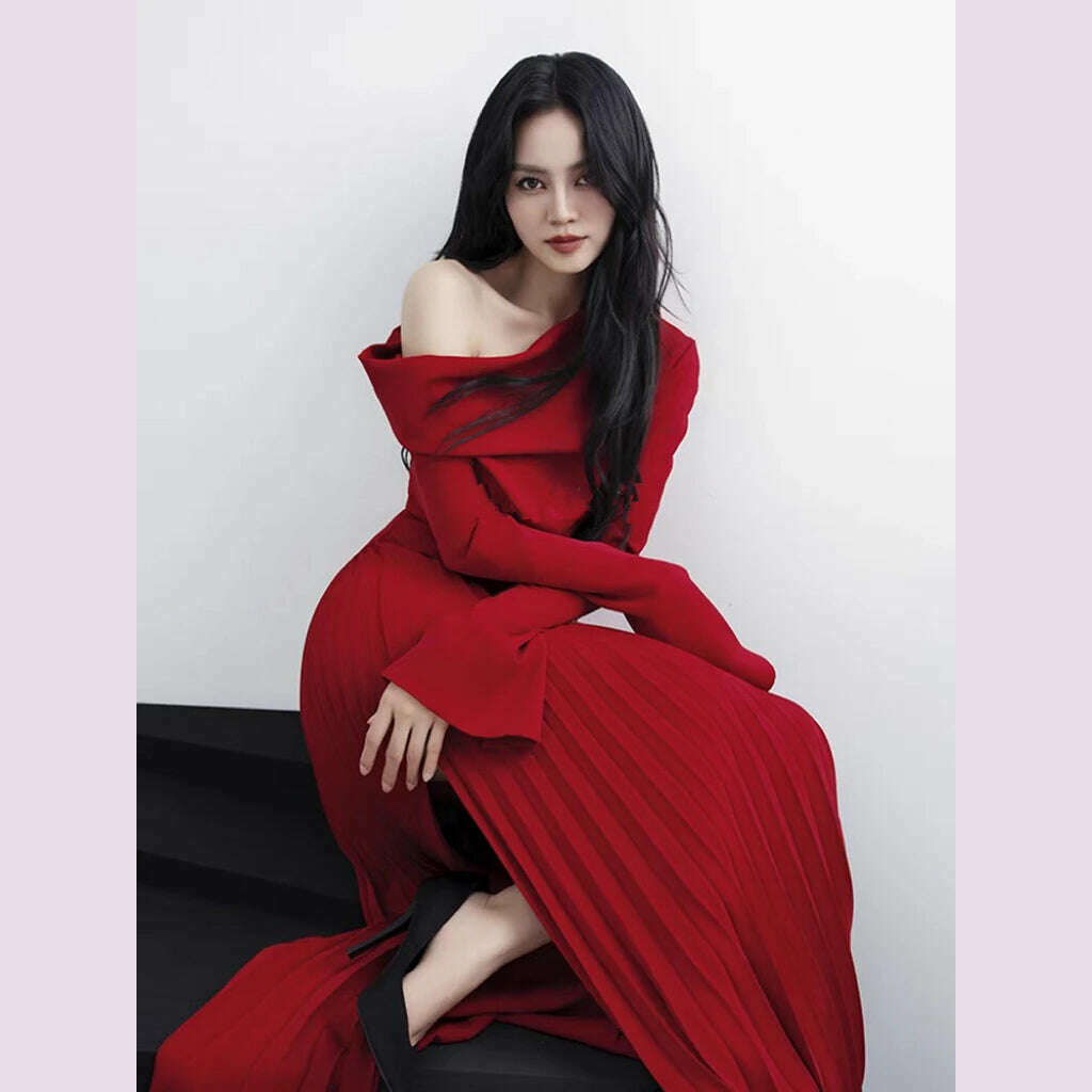 DEAT Fashion Women's Elegant Dress Folds Diagonal Collar Slim High Waist Side Slit Pleated Ankle-length Dresses Autumn 2025 New