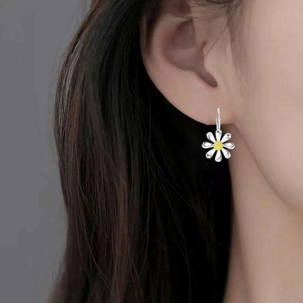 Elegant Daisy Drop Earrings, Valentine's Day Gift, Party Accessory Anniversary Party, Jewelry, Niche Style Hot List, Bestselling