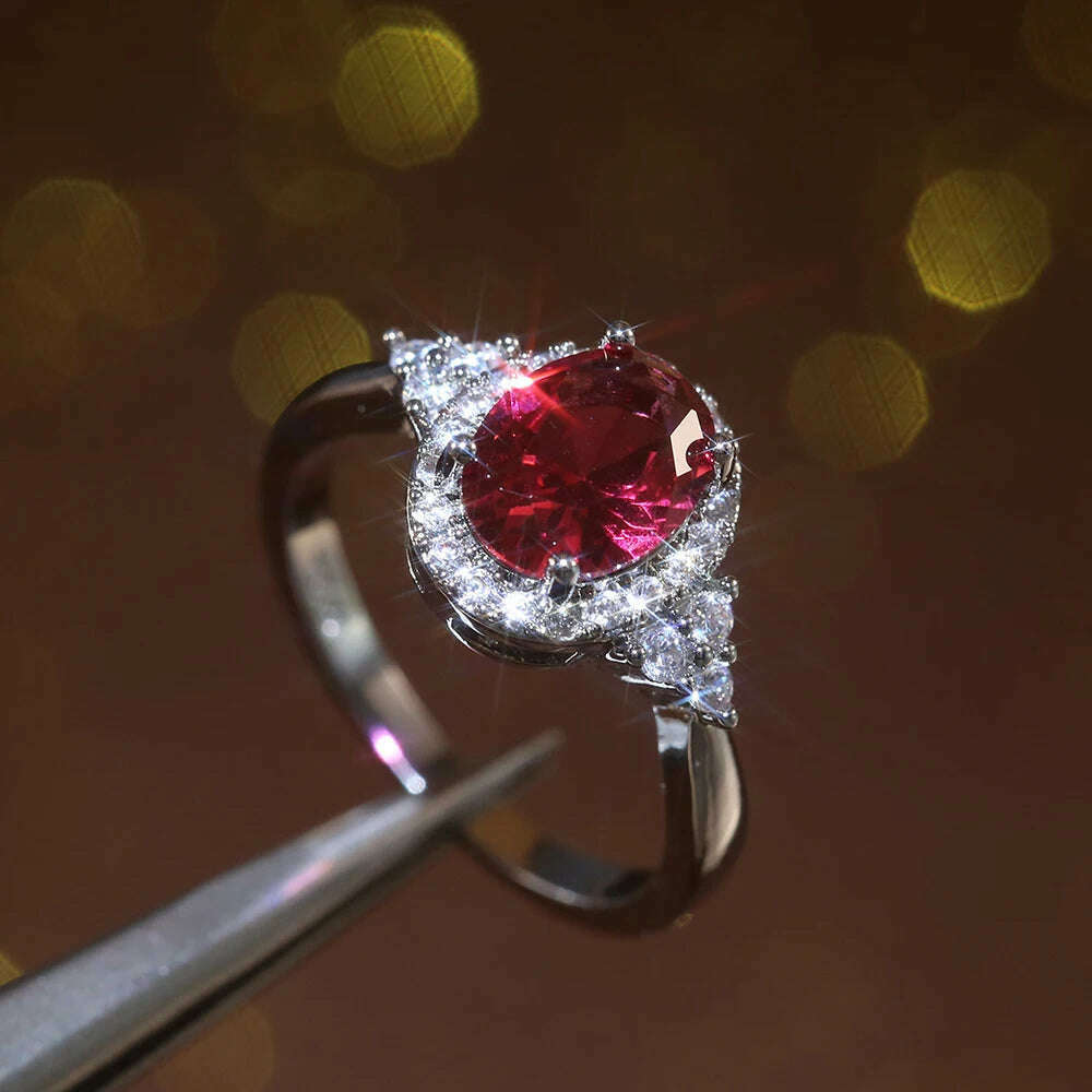 Huitan Vintage Red Oval Cubic Zirconia Women Ring CZ Stone Noble Mother/Grandmother Gift Retro Party Finger Ring Bright Jewelry