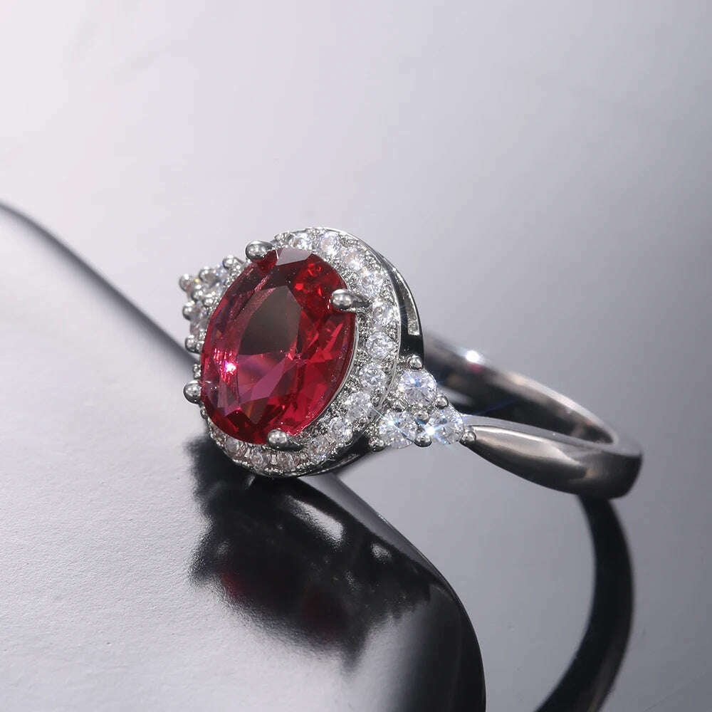 Huitan Vintage Red Oval Cubic Zirconia Women Ring CZ Stone Noble Mother/Grandmother Gift Retro Party Finger Ring Bright Jewelry