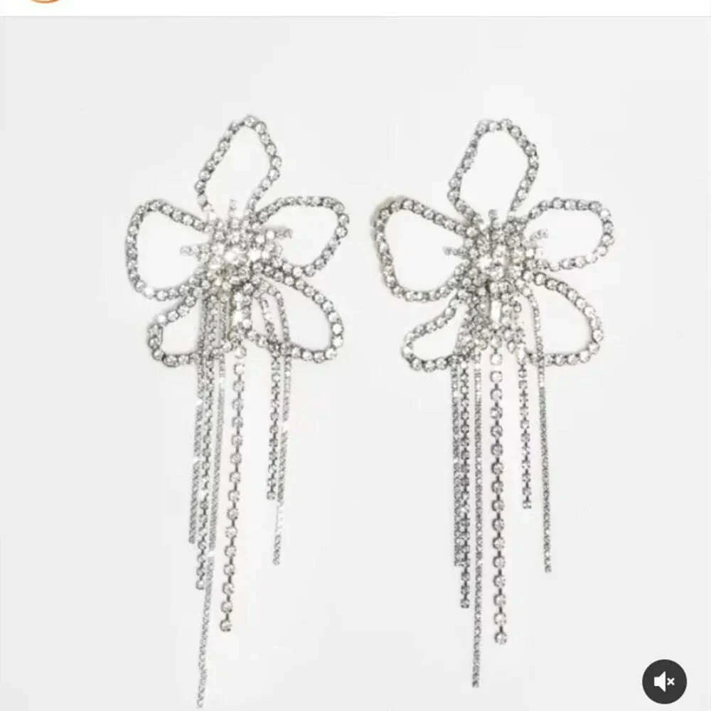 Novelly Rhinestone Geometric Large Flower Shape Stud Drop Earrings for Women Luxury Crystal Long Tassel Wedding Dangle Earrings