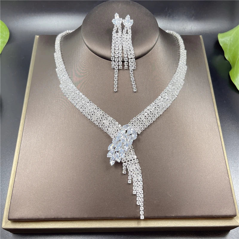 4 pcs Vintage Elegant Rhinestone Crystal Wedding Bridal Jewelry Set Europe Necklace Earring Bracelet Ring Costume...