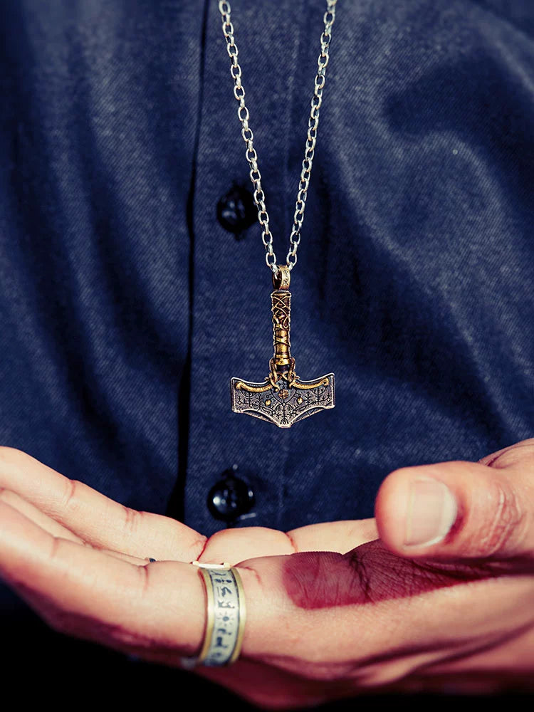 Trendy Men's Scandinavian Carved Quake Silver Single Necklace