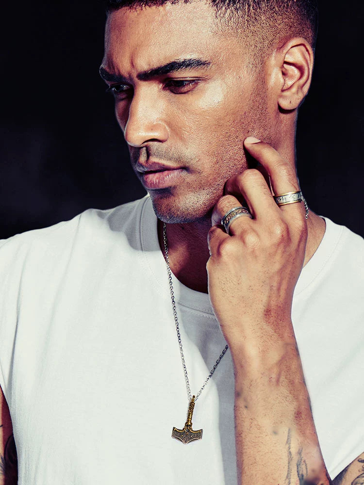 Trendy Men's Scandinavian Carved Quake Silver Single Necklace