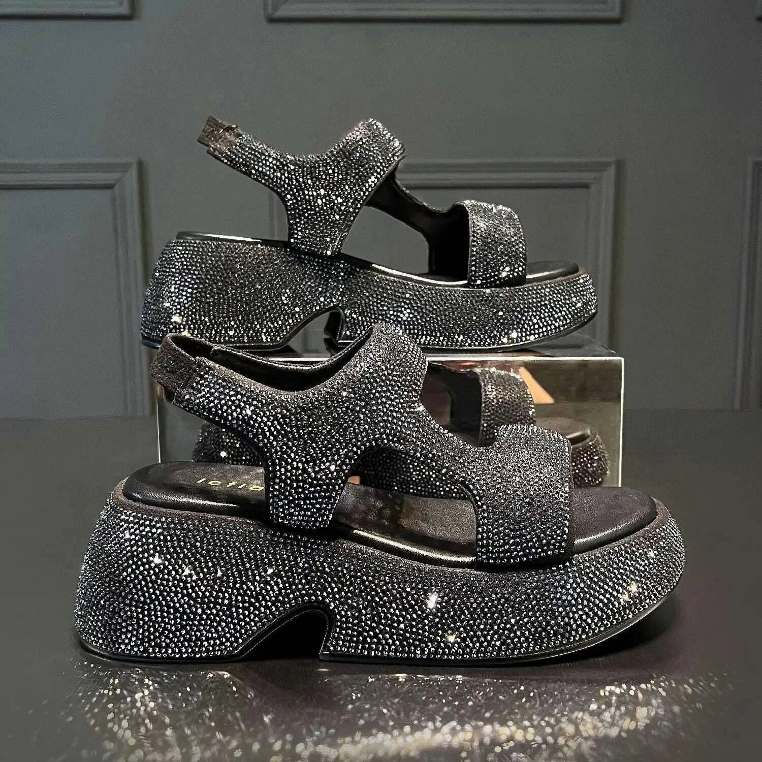 Fashion Luxury Rhinestone Women Sandals Summer New Sheepskin Elastic Band Thick-soled Open-toed Roman Flat Sandals