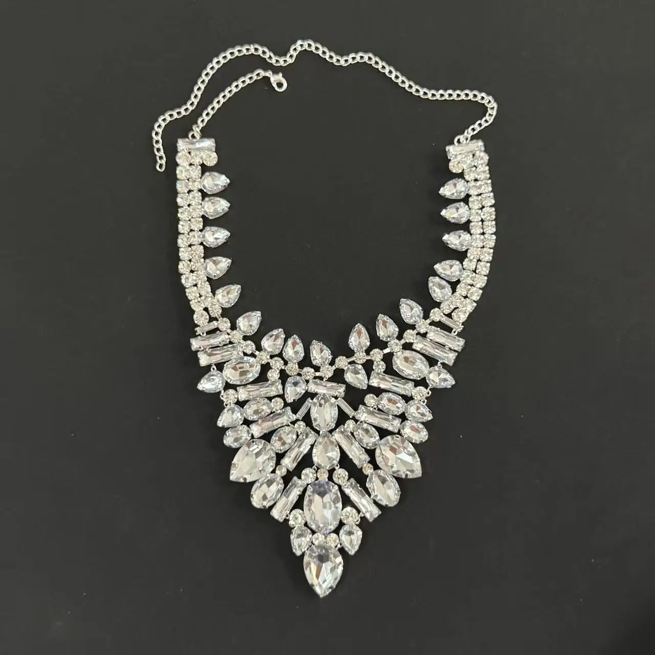 Luxurious geometric necklace, exaggerated rhinestone collarbone chain, retro banquet accessory | Kimlud Premium Jewelry