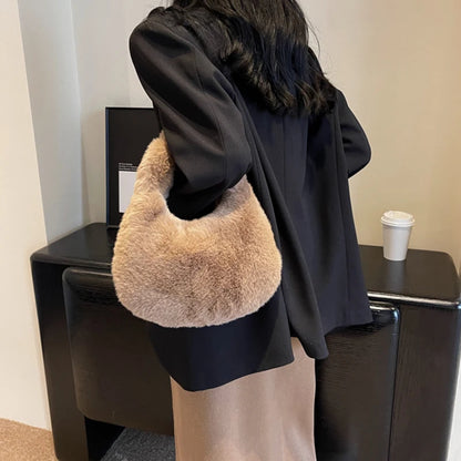 Fur Handbags Women's Small Half Moon Bag Warm Plush Wrist Bags Fashion Furry Short Handle Clutch Ladies Shoulder Bags