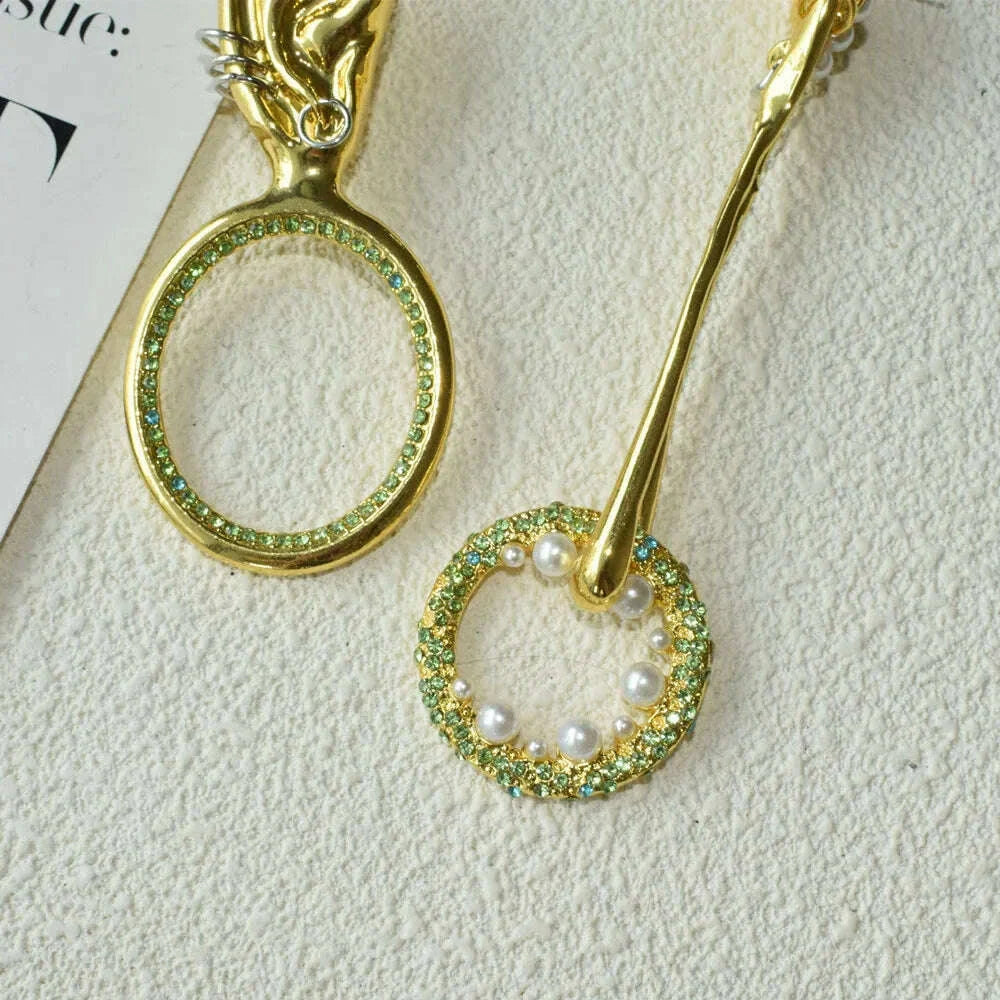 New Rhinestone Metal Asymmetric Ears' Shaped Dangle Earrings for Women Jewelry Baroque Style Statement Earrings Accessories