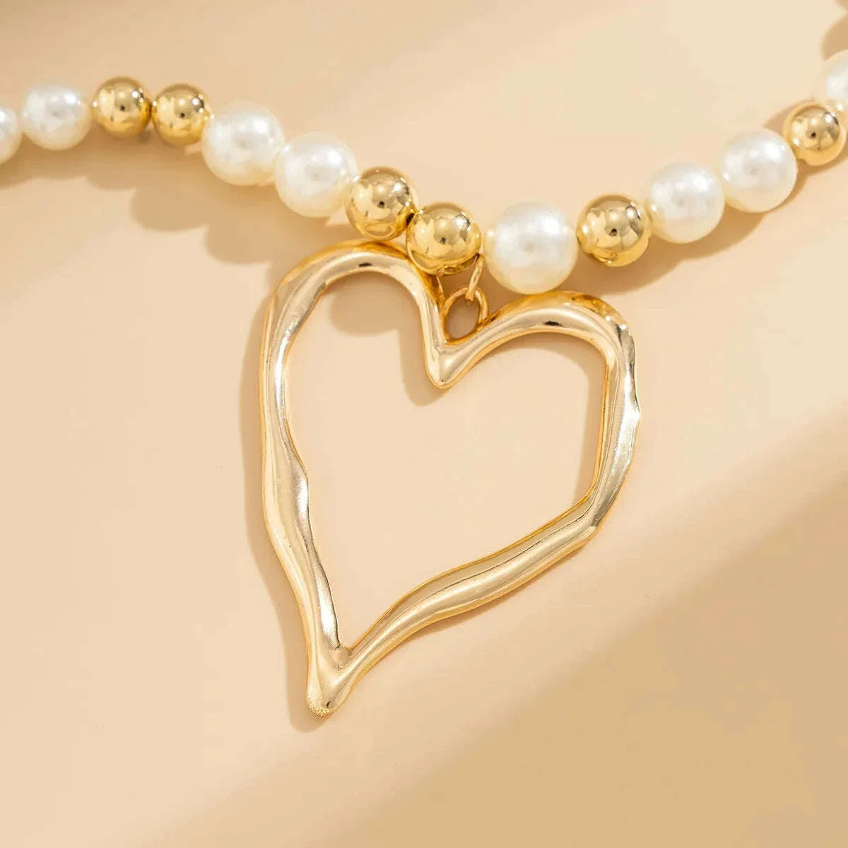 DIEZI Exaggerated Irregular Heart Pendant Necklace For Women Party Gift Fashion Imitation Pearl Beads Choker Necklace Jewelry