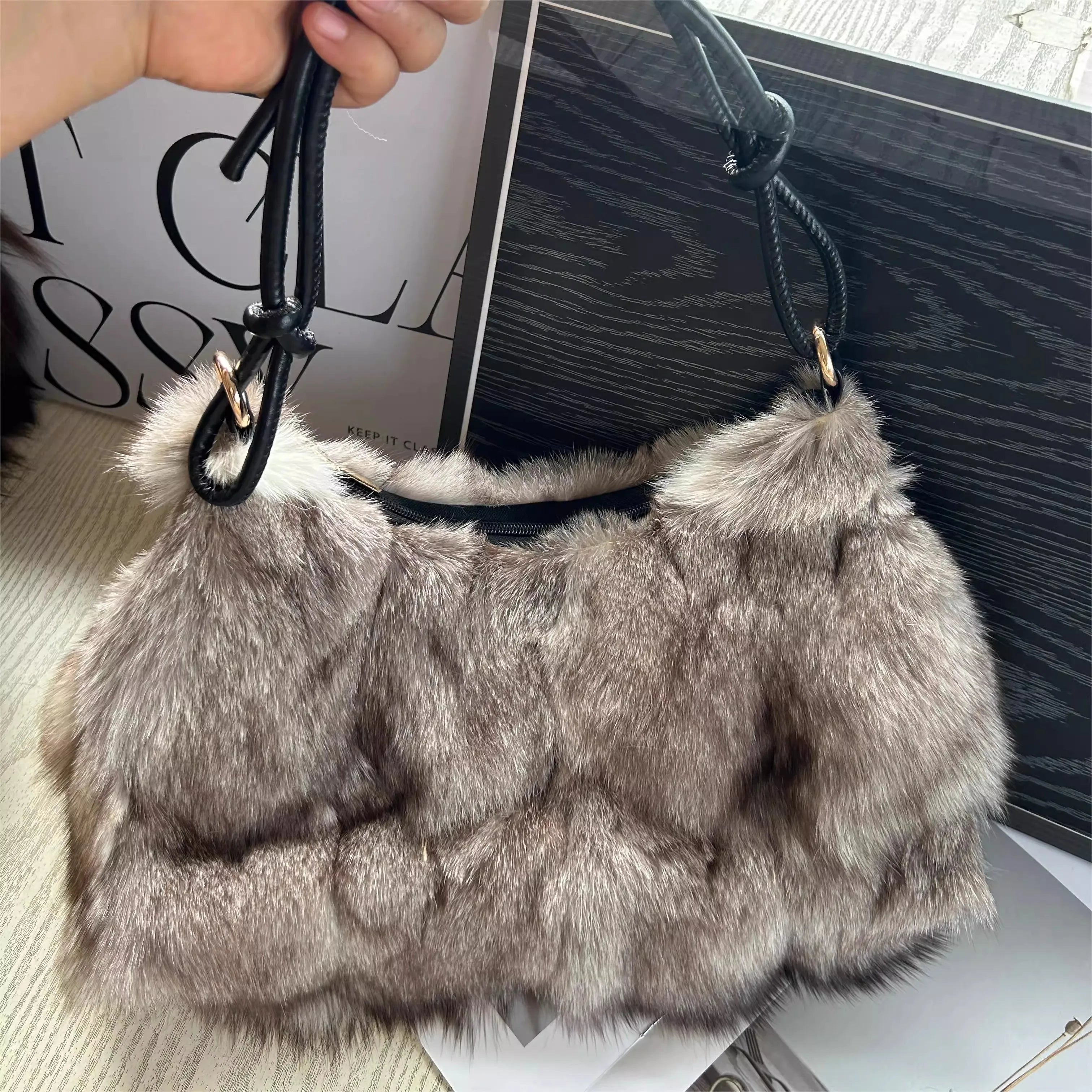 Winter Fox Fur Bag Women's  Bag Fashion  Handbag Ladies Bags Purses Women Shoulder Bag Real Silver Fox Fur Messenger Bags