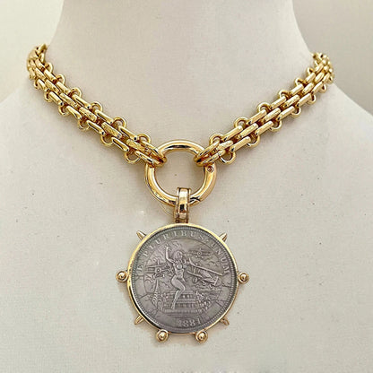 Hyperbole Gothic Cuban Chunky Necklace for Women Vintage Queen Coin Pendant Necklace Statement Hip hop Jewelry