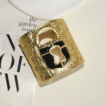New Brand Fashion Show Alloy Metal Lock Cuff Bracelet For Women Fashion Jewelry Exaggerated Hand Open Bangles Accessories
