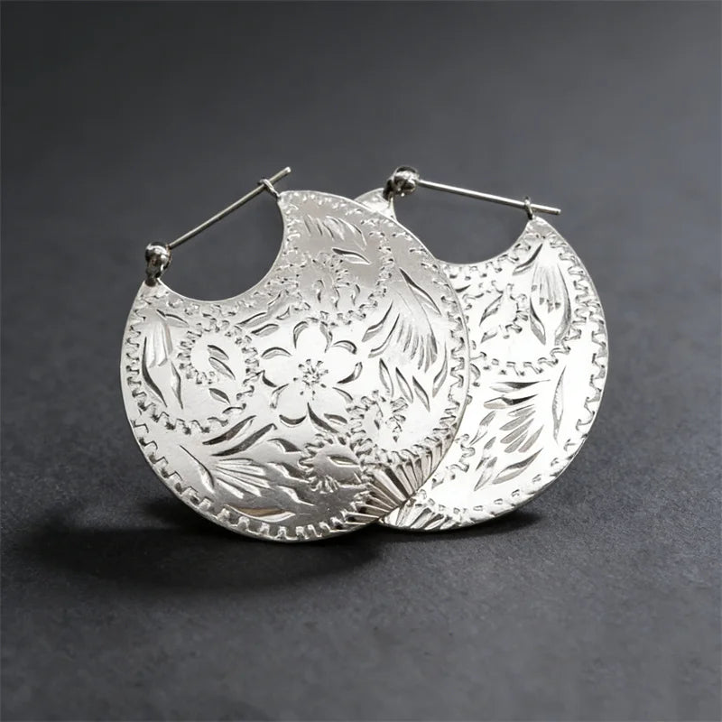 Simplicity Personality Silver Color Hoop Earrings for Women Vintage Round Metal Carving Grass Flower Earrings Accessories