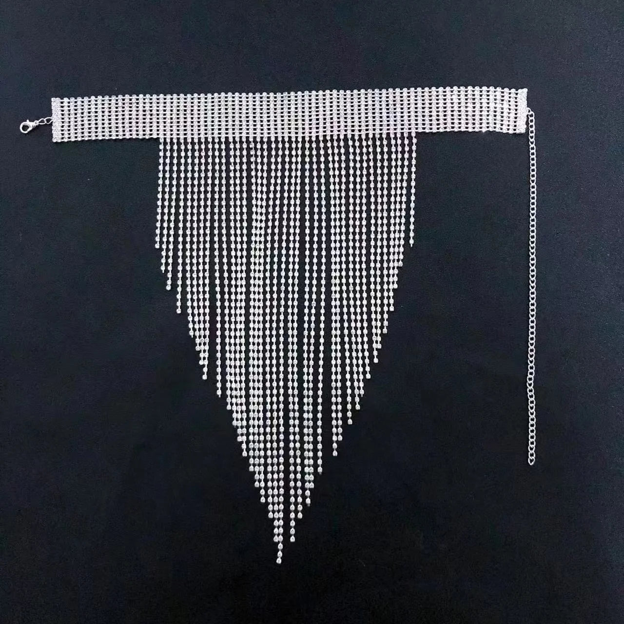 Fashionable and elegant women's long tassel necklace luxurious rhinestone necklace jewelry party evening dress accessories neckl