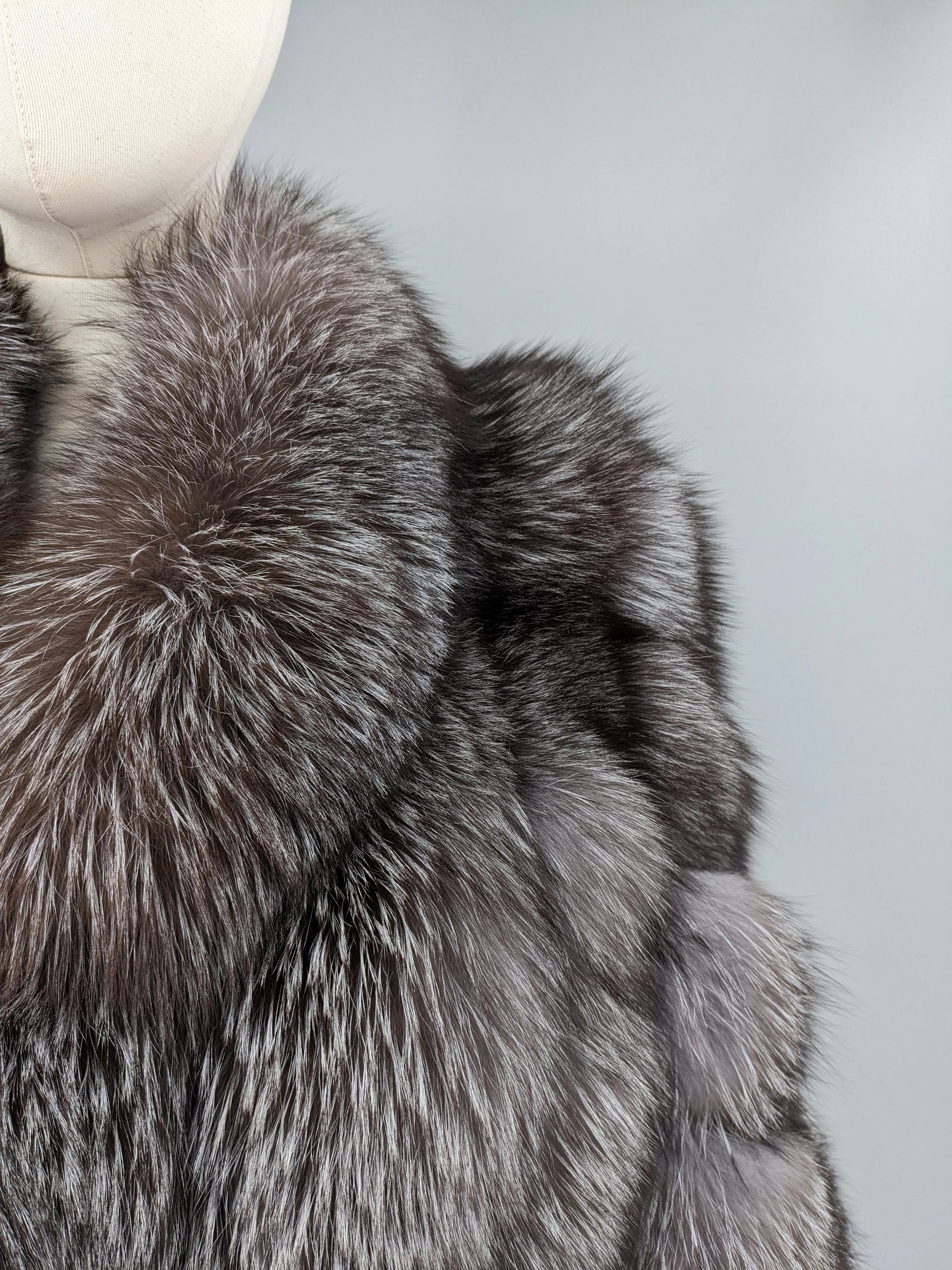 Women Genuine Natural Golden Island Fox Fur Coat with fox fur collar For Winter Fashion Short Jacket