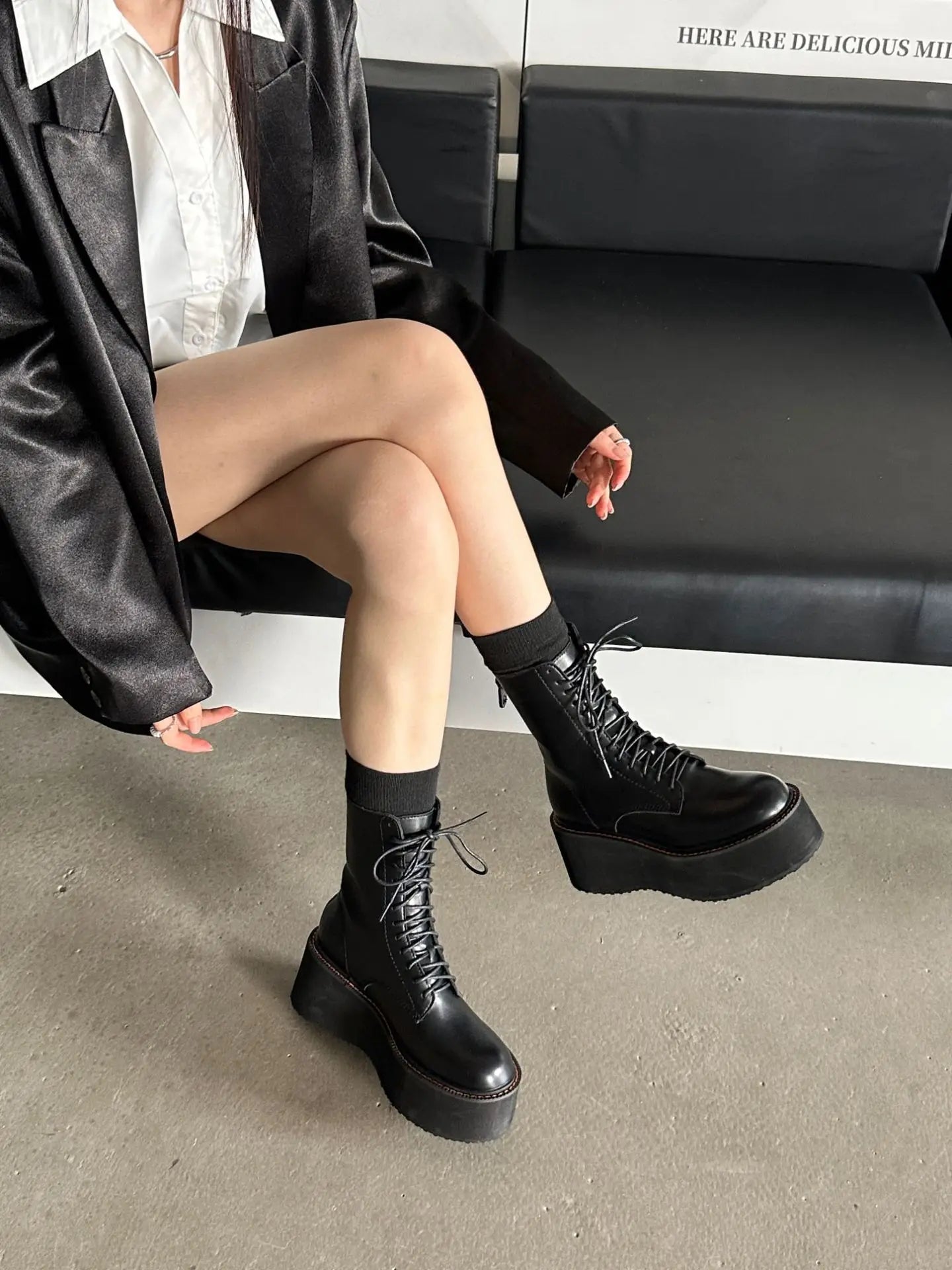 2025 Thick-soled Women's Heightening Polished Retro Lace-up Small Short Muffin Bottom Wasteland Wind Platform Heels Boots