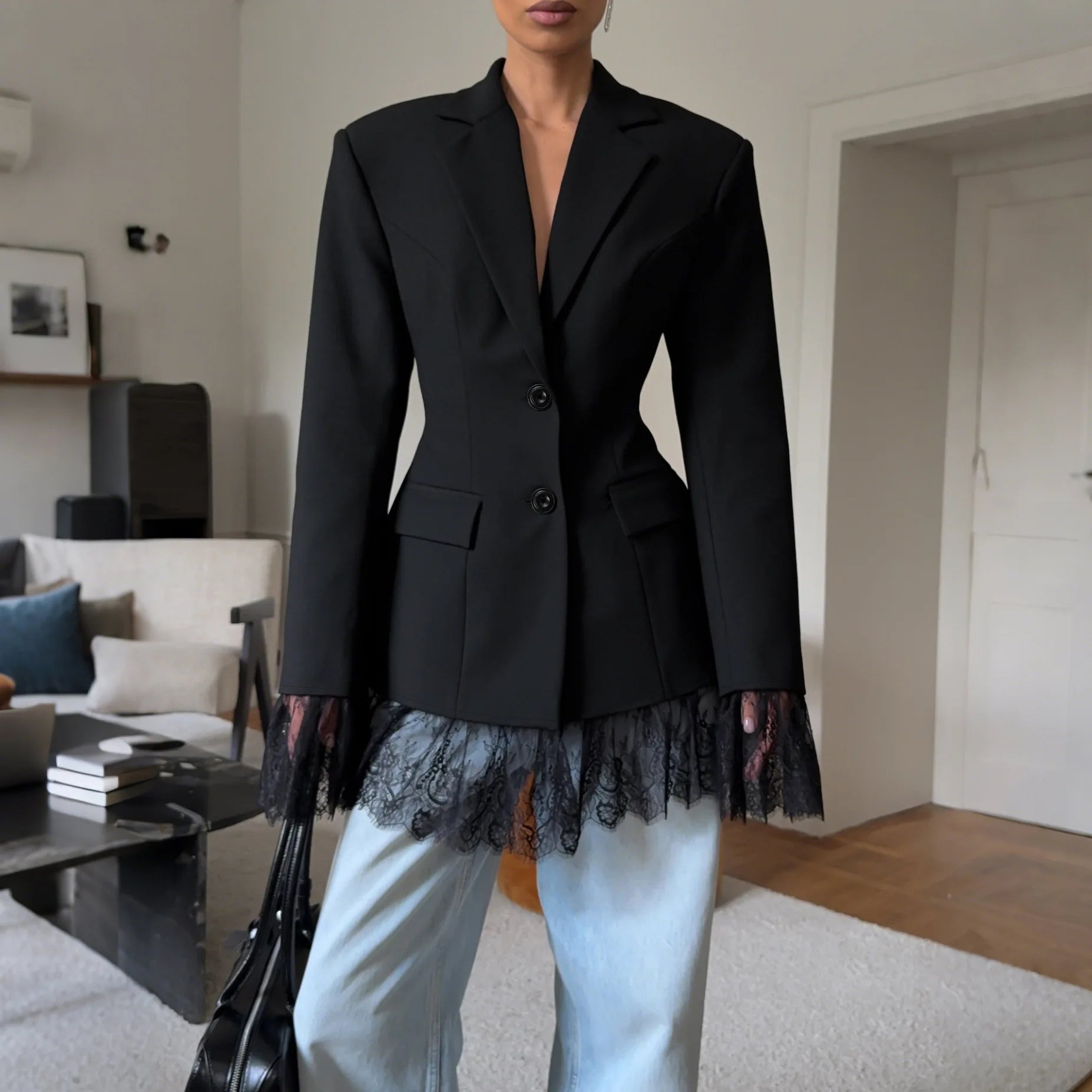 2025 Autumn and Winter New Fashion Black Small Suit Solid Jacket Design Sense Lace Splicing Commuting Long Sleeved Top Coat