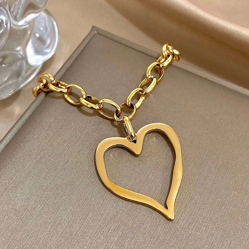 Trend Stainless Steel Irregular Hollow Big Heart Pendant Necklace for Women Golden Metal Thick Sweater Chain Necklace Jewelry