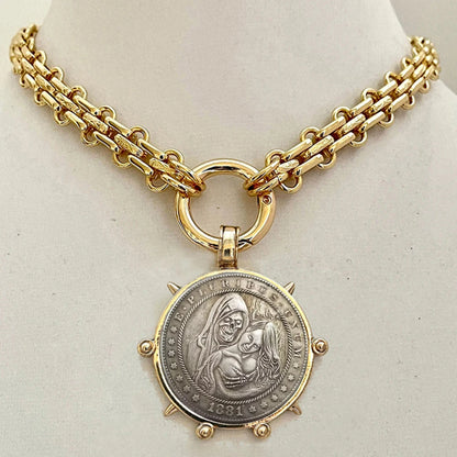 Hyperbole Gothic Cuban Chunky Necklace for Women Vintage Queen Coin Pendant Necklace Statement Hip hop Jewelry