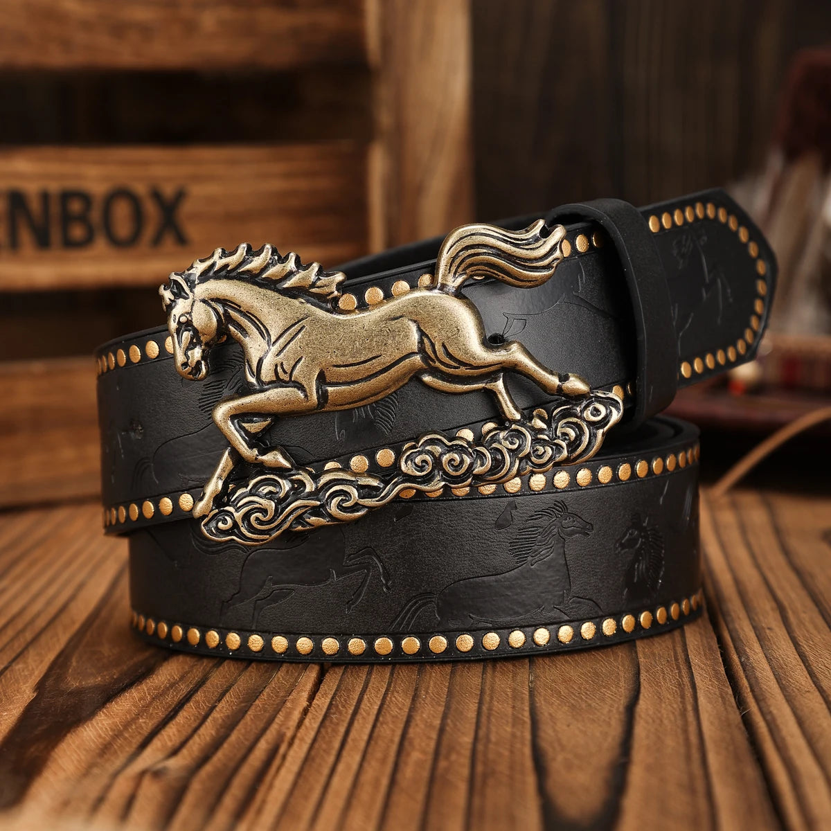 A PU Belt Suitable for Both Men and Women, Combining the Style of Western Denim and Retro, Is Perfect for Daily Casual...