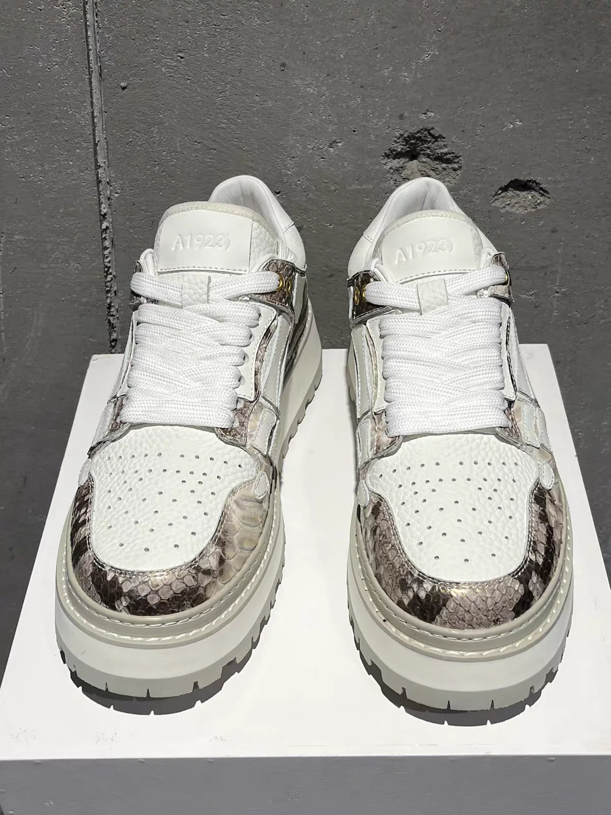 Men Genuine Leather Casual Shoes Personality Design Sport Shoe Outdoor Driving Jogging Shoes Men White Platform Sneakers...