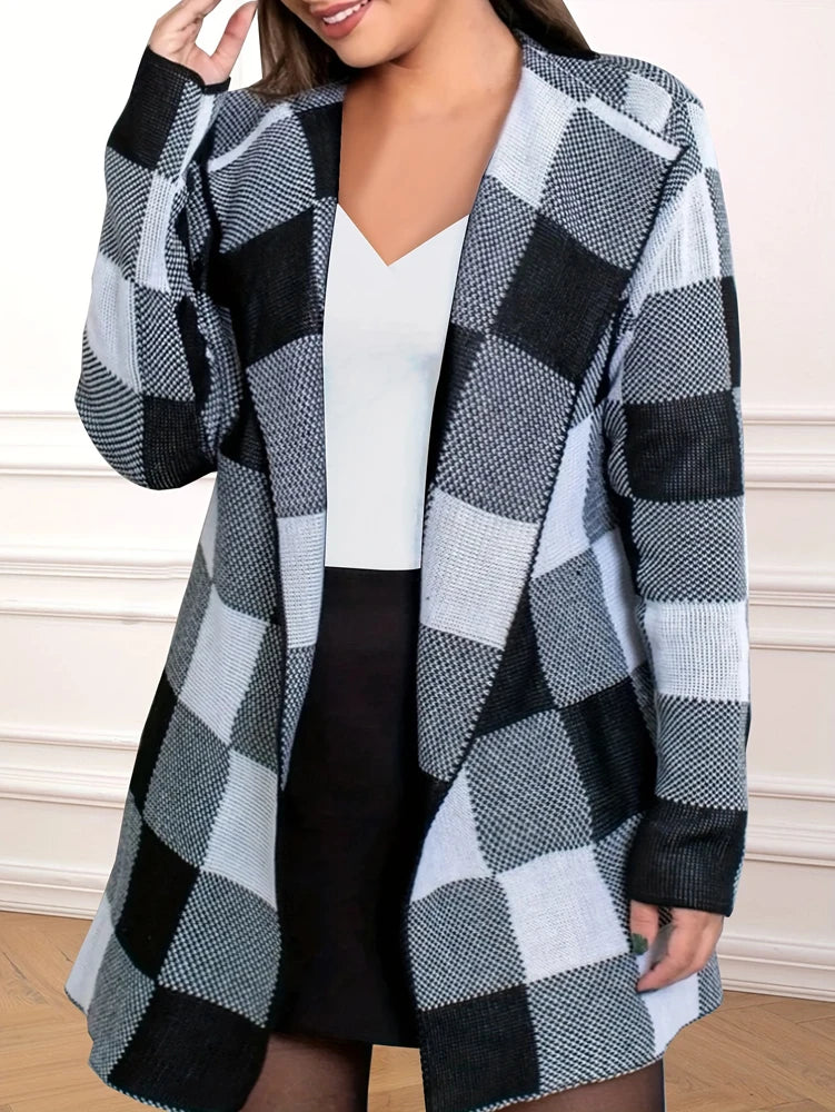 Plus Size Autumn and Winter New Women Black and White Colour Block Pattern Flip Lapel Cardigan Fashion Jacket