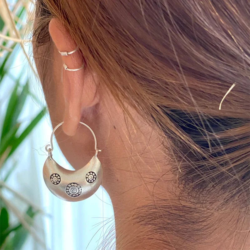 Vintage Silver Color Geometry Hoop Earrings for Women Ethnic Metal Carving Round Spiral Earrings Jewelry
