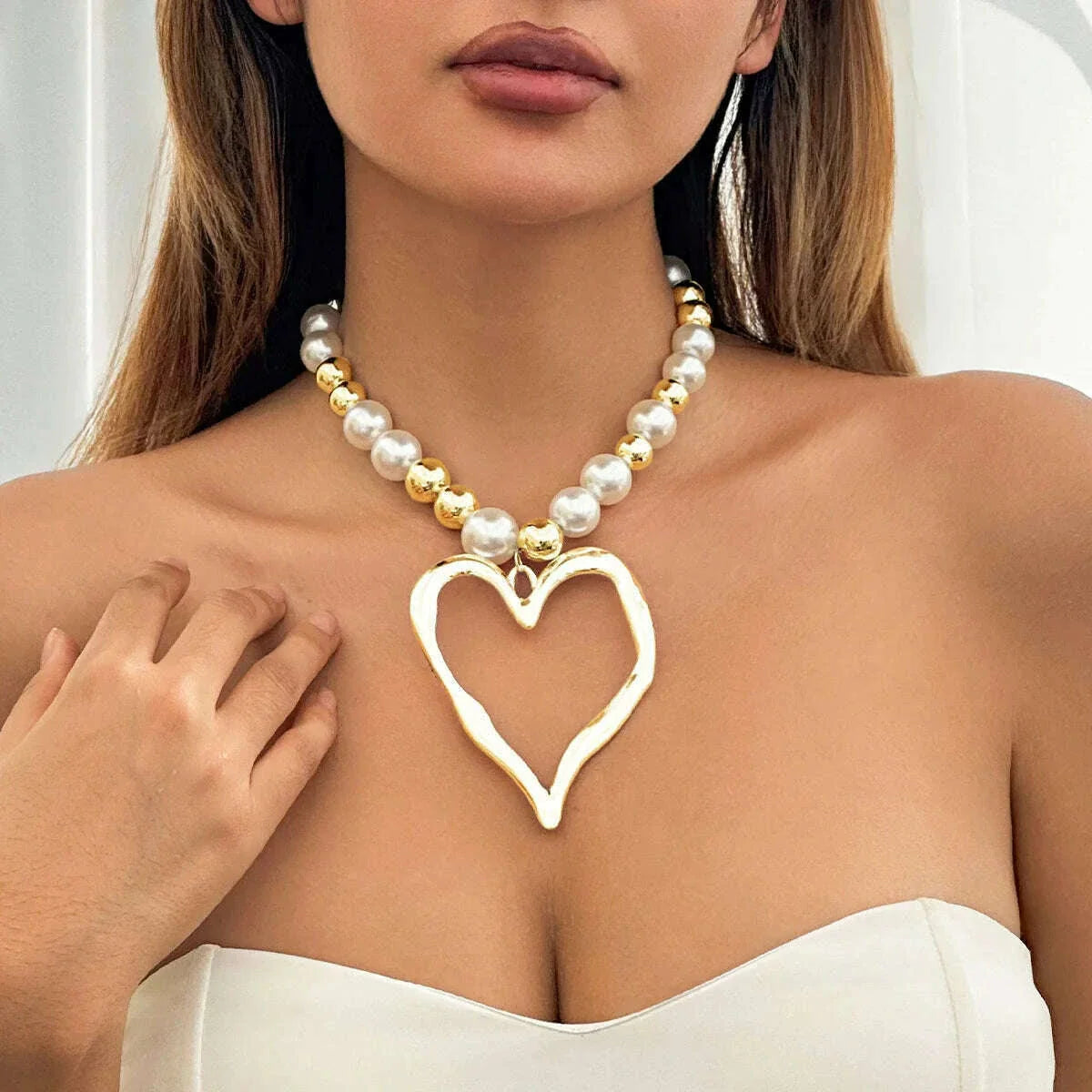 DIEZI Exaggerated Irregular Heart Pendant Necklace For Women Party Gift Fashion Imitation Pearl Beads Choker Necklace Jewelry