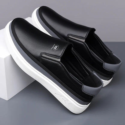 New Trend Leather Mens Casual Shoes Summer Male Loafers Driving Moccasins Male Comfortable Light Slip on Flats Simple Boat Shoes