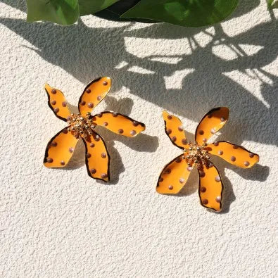 HUANZHI Enamel Pink Flower Stud Earring Irregular Petal Vintage Drip Oil Elegant Sweet Jewerly Gift for Women Girls