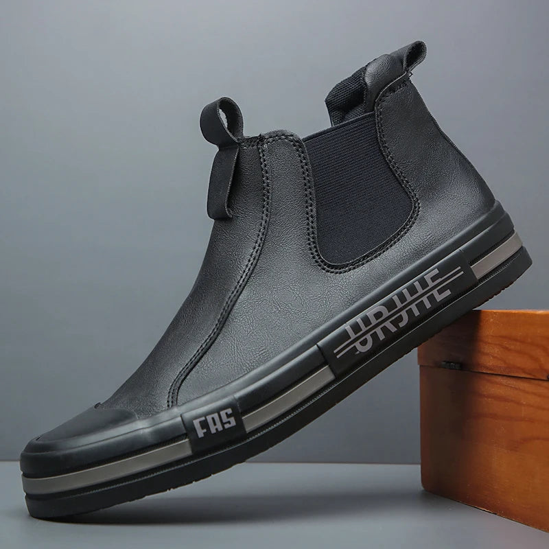 New Men's Leather Boots Korean Trend Comfortable Men Shoes British Fashion Mens High Top Sneakers New Moccasins Men 22811
