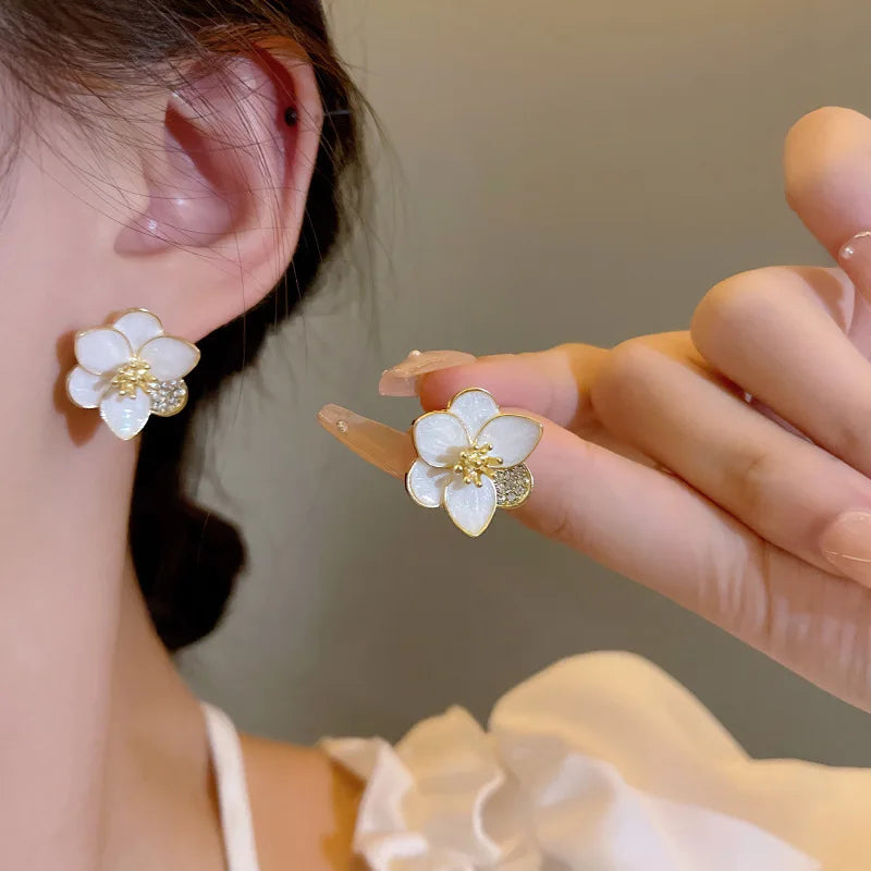 HUANZHI Enamel Pink Flower Stud Earring Irregular Petal Vintage Drip Oil Elegant Sweet Jewerly Gift for Women Girls