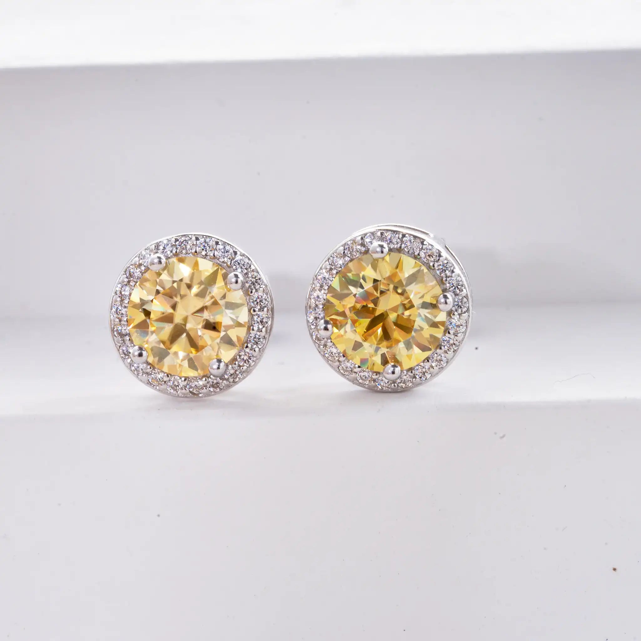 925 Sterling Silver 1 Carat Moissanite Round Earrings Engagement Wedding Daily Work Party Travel Luxurious Gift For Women