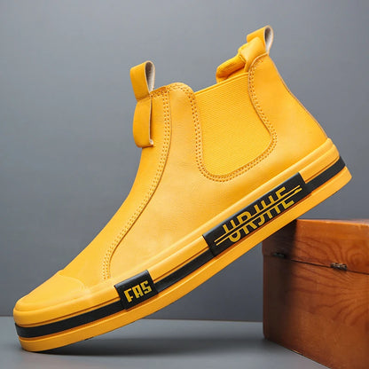 New Men's Leather Boots Korean Trend Comfortable Men Shoes British Fashion Mens High Top Sneakers New Moccasins Men 22811