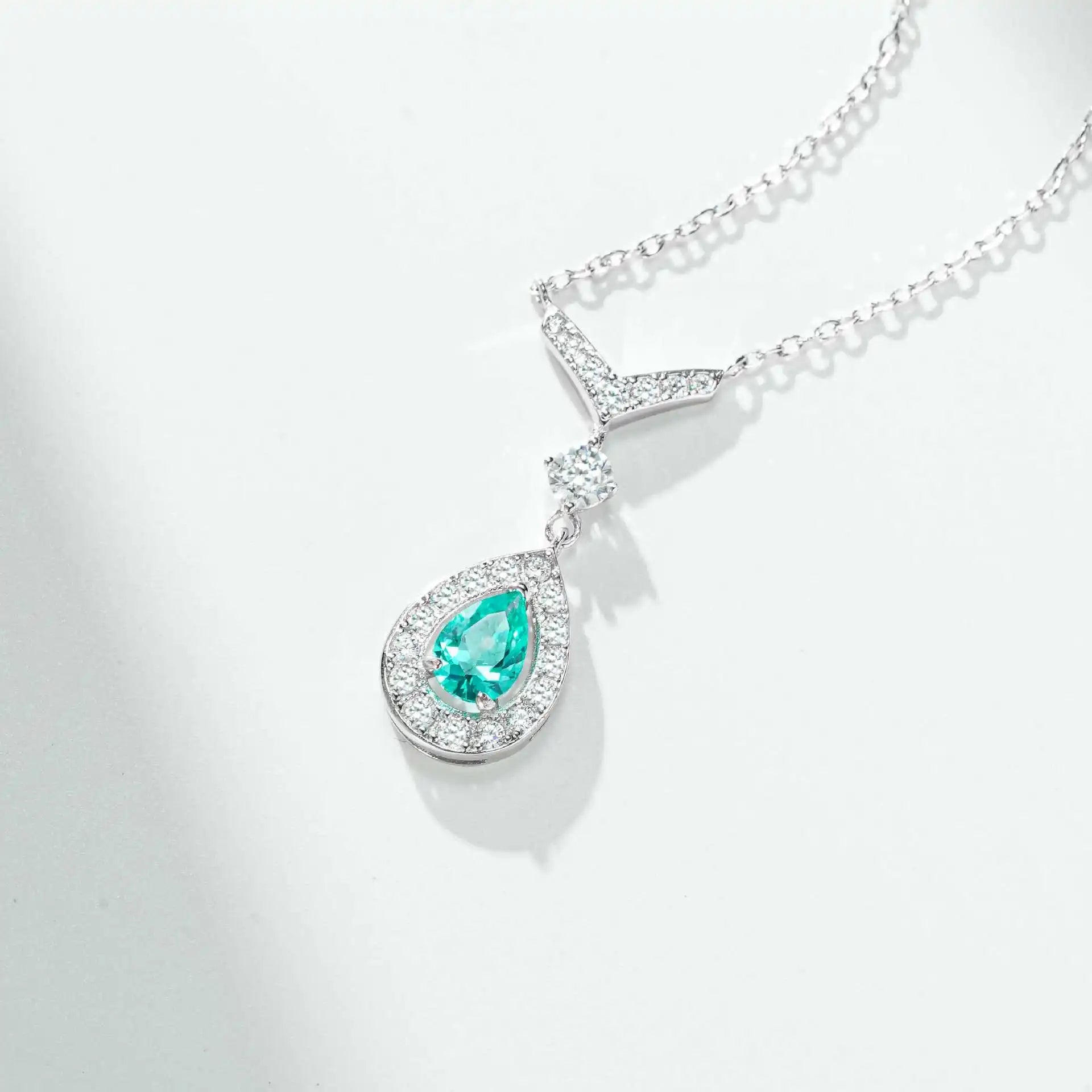 High-end women's 18K white gold and platinum PT950 water drop necklace female V-shaped pear-shaped aquamarine pendant - Kimlud