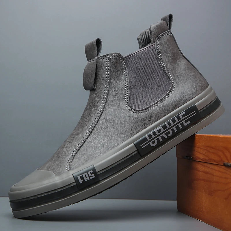 New Men's Leather Boots Korean Trend Comfortable Men Shoes British Fashion Mens High Top Sneakers New Moccasins Men 22811
