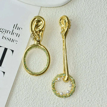 New Rhinestone Metal Asymmetric Ears' Shaped Dangle Earrings for Women Jewelry Baroque Style Statement Earrings Accessories