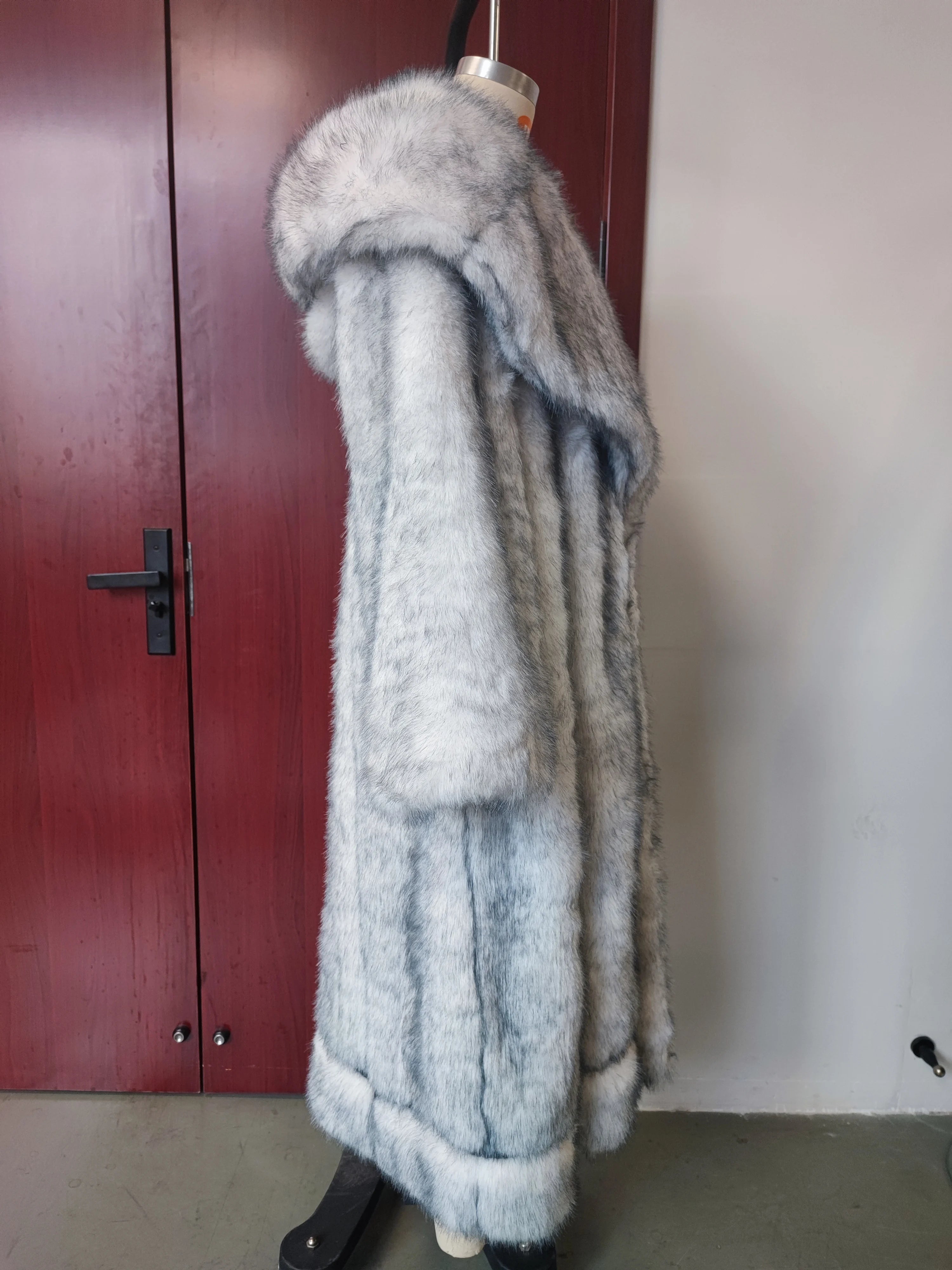 Winter Fashion Fomen's Fur Coat Long Hooded Women's Thick Thermal Coat Fluffy Faux Fox Fur Coat