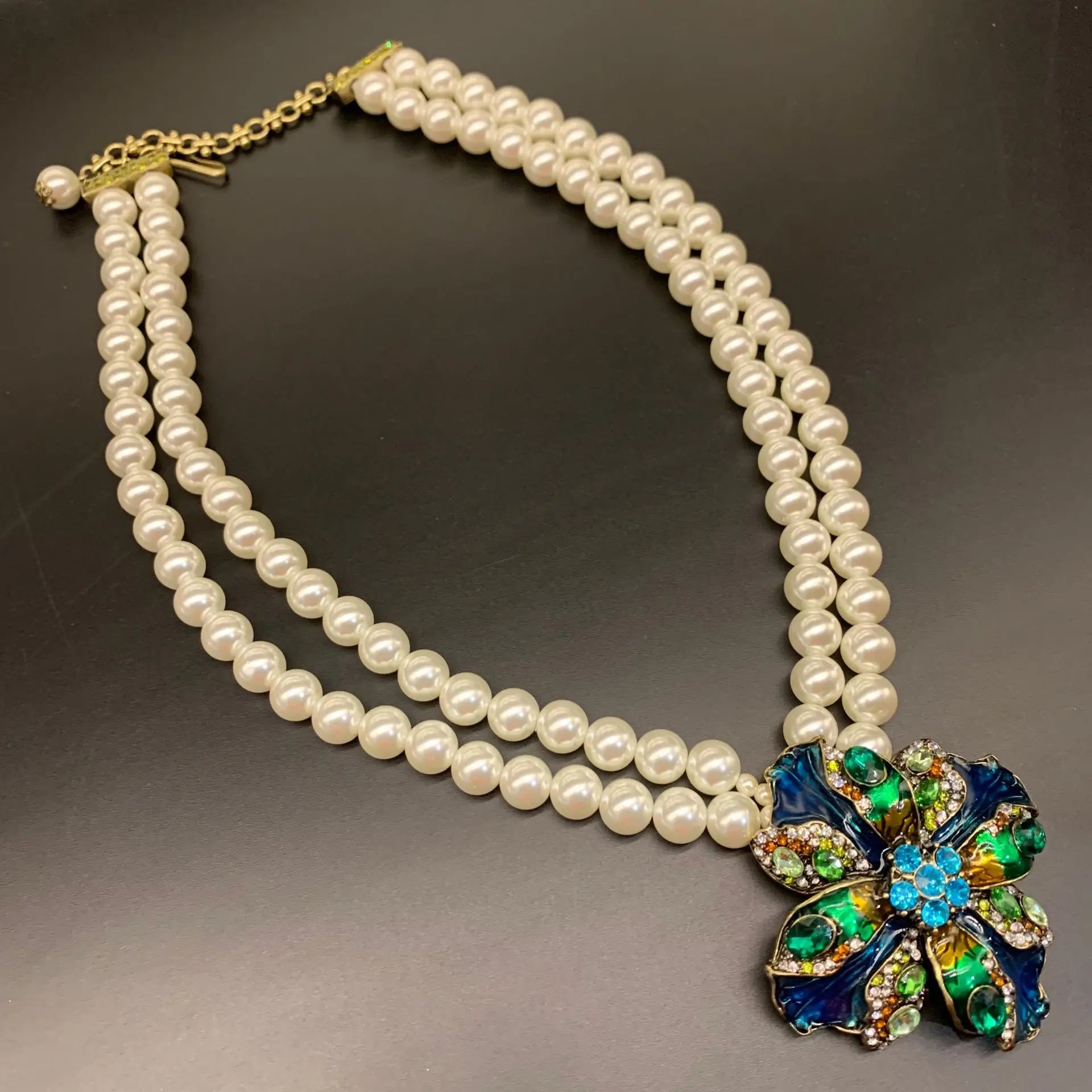 Retro fashion light luxury multi-layer set necklace earrings High art jewelry earrings brooch necklace