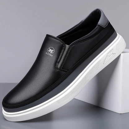 New Trend Leather Mens Casual Shoes Summer Male Loafers Driving Moccasins Male Comfortable Light Slip on Flats Simple Boat Shoes