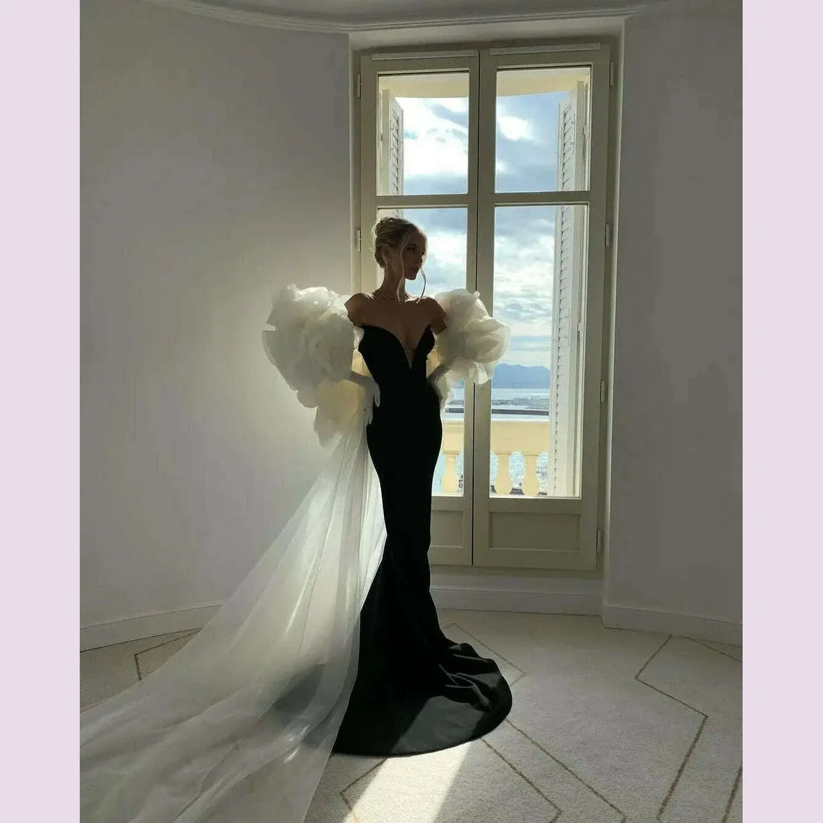 Stunning Black Mermaid Evening Dresses with Detachable Cape Train Tulle Ruffled Flower Chic Celebrity Gown Formal Occasion Dress