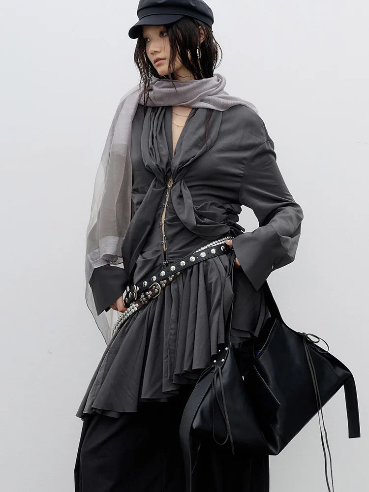 [EAM] Women Gray Pleated Irregular Burr Hem Elegant Shirt Dress New V-neck Long Sleeve Fashion Tide Spring Autumn 2026...