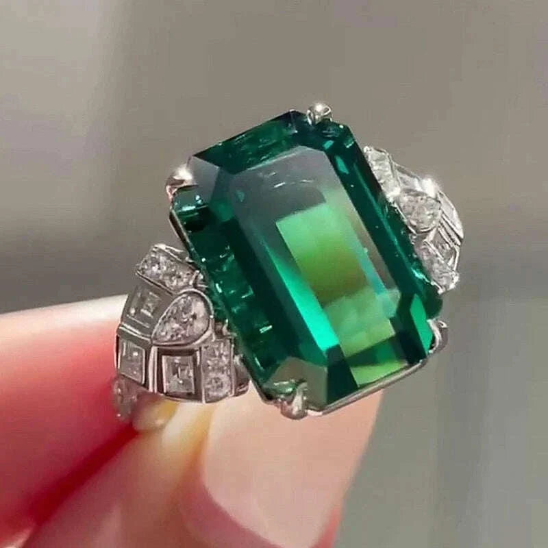 Huitan Big Green Cubic Zircon Women Rings Anniversary Party Luxury Accessories for Lady Birthday Gift Temperament Female Jewelry
