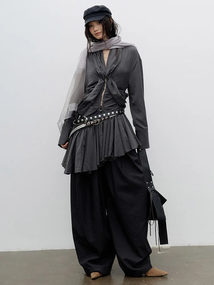 [EAM] Women Gray Pleated Irregular Burr Hem Elegant Shirt Dress New V-neck Long Sleeve Fashion Tide Spring Autumn 2026...