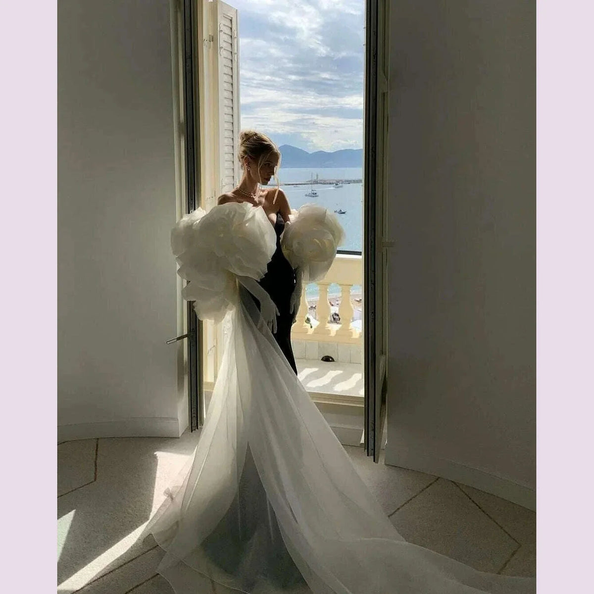 Stunning Black Mermaid Evening Dresses with Detachable Cape Train Tulle Ruffled Flower Chic Celebrity Gown Formal Occasion Dress