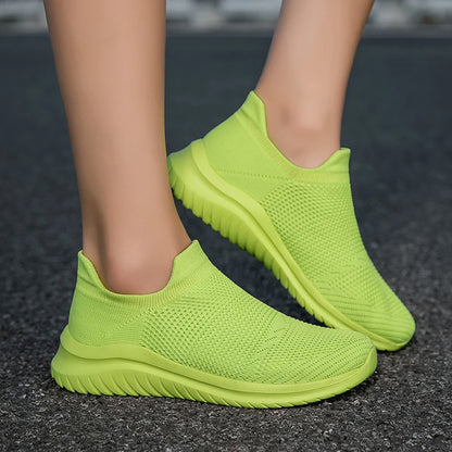 Men Shoes Sneakers Breathable Mesh Slip on Running Shoes Outdoor Non-Slip Couple Jogging Training Hiking Sports Shoes