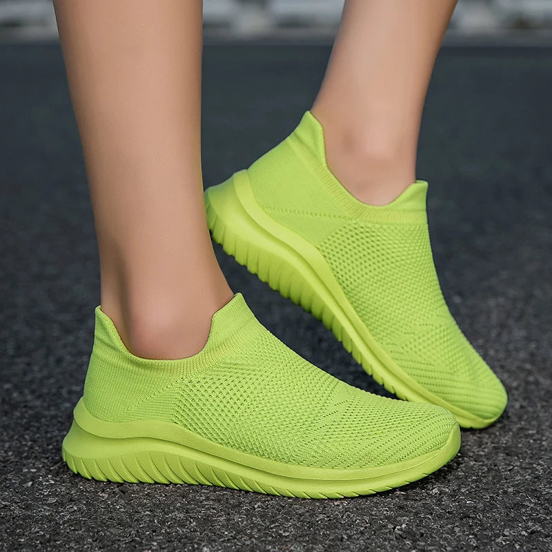 Men Shoes Sneakers Breathable Mesh Slip on Running Shoes Outdoor Non-Slip Couple Jogging Training Hiking Sports Shoes