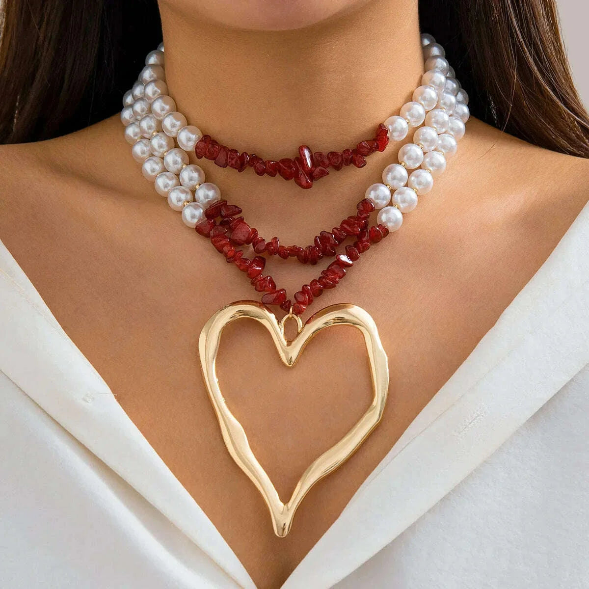 European and American Jewelry Exaggerated Retro heart Necklace for women Personality Beaded Turquoise Imitation Pearl necklaces